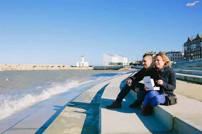 Vitamin Sea - Beachfront Apartment - Sleeps 4 Ramsgate Luaran gambar