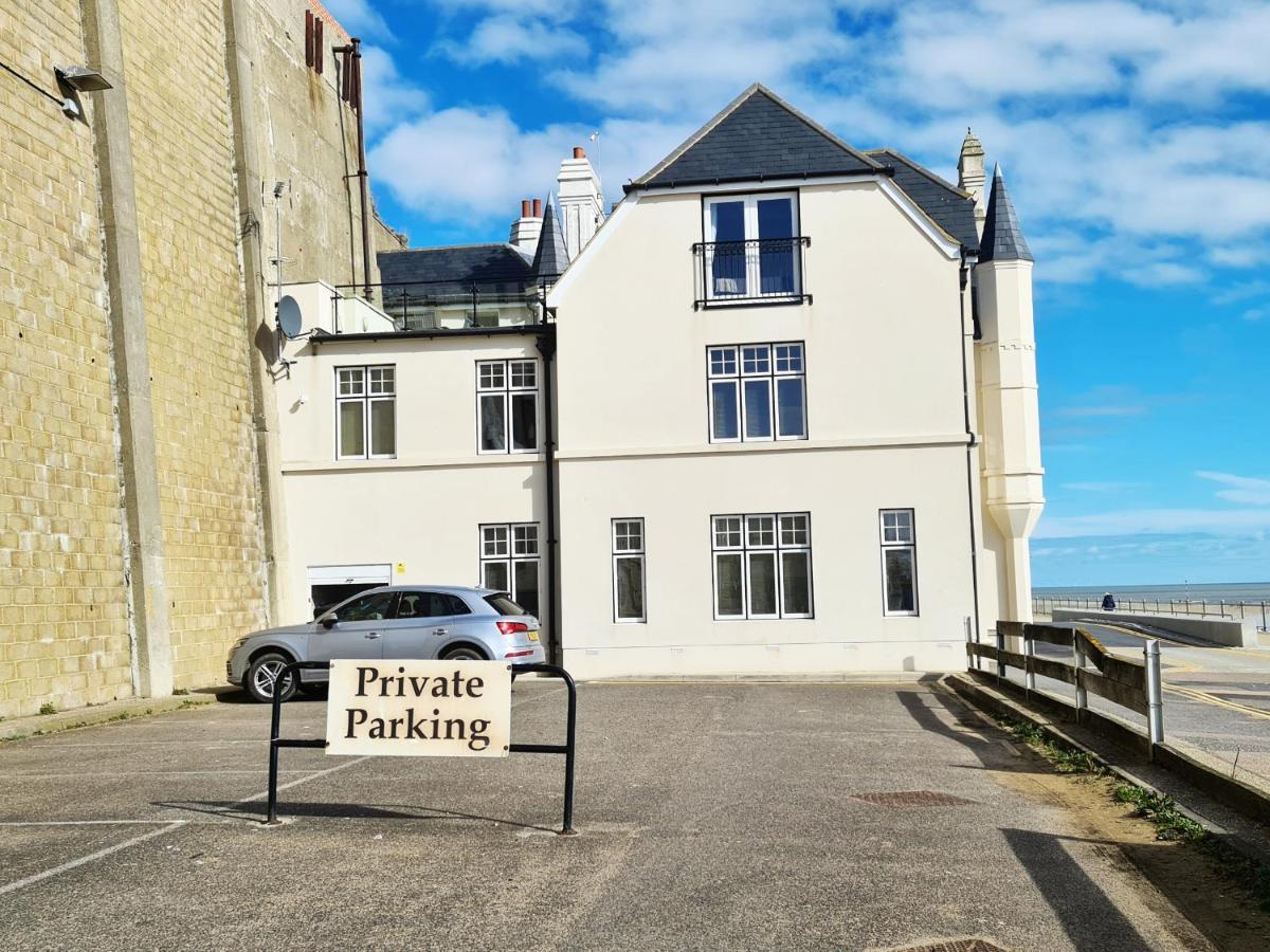 Vitamin Sea - Beachfront Apartment - Sleeps 4 Ramsgate Luaran gambar